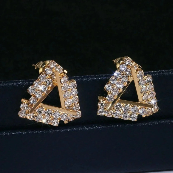 NEW 18K Gold Diamond Triangle Stud Earrings - Picture 3 of 5